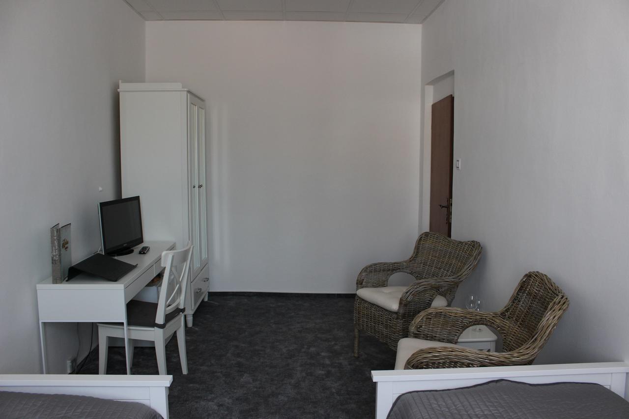 Hotel Amadeus Ческе-Будеёвице Экстерьер фото